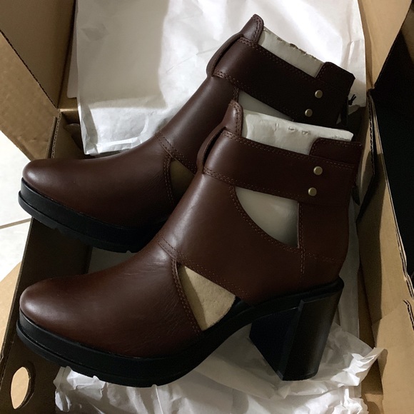 NWT Sorel Margo Cut Out ankle Booties Size: 9 - Picture 4 of 8